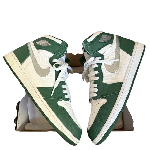 Jordan 1 Retro High OG (Gorge Green) - Picture 3 of 5